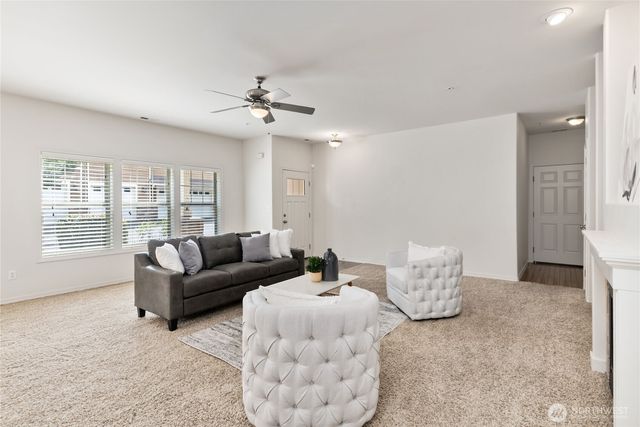 21900 SE 242nd Street #D2, Maple Valley, WA 98038