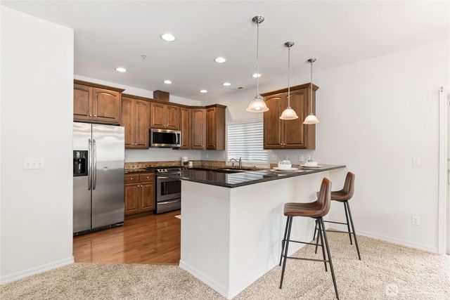 21900 SE 242nd Street #D2, Maple Valley, WA 98038