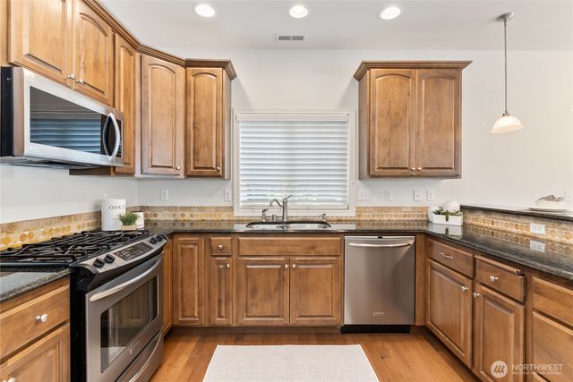 21900 SE 242nd Street #D2, Maple Valley, WA 98038
