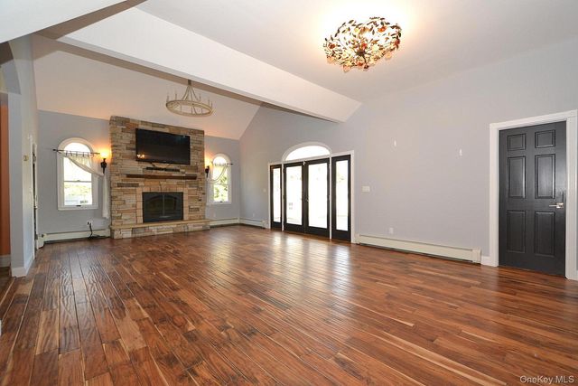 85 Virginia Avenue, Ronkonkoma, NY 11779