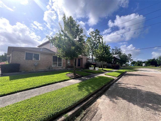 7794 Hillbarn Drive, Houston, TX 77040