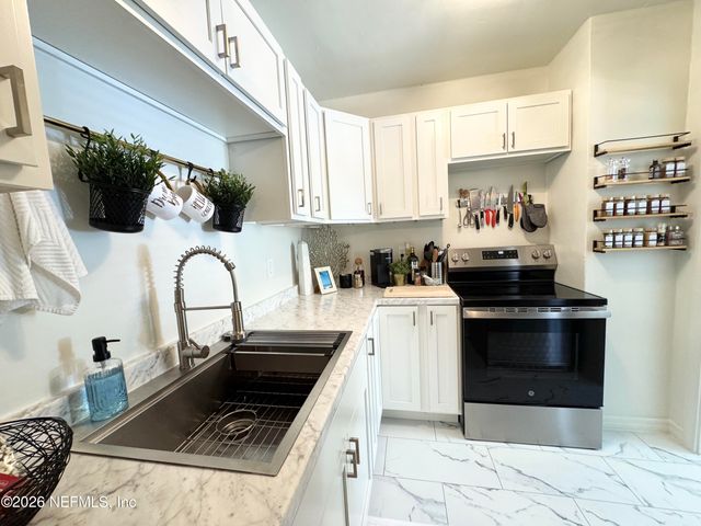 2121 EGNER Street, Jacksonville, FL 32206