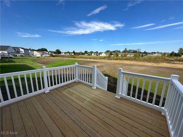 2975 McIntosh Drive NE, Louisville, OH 44641