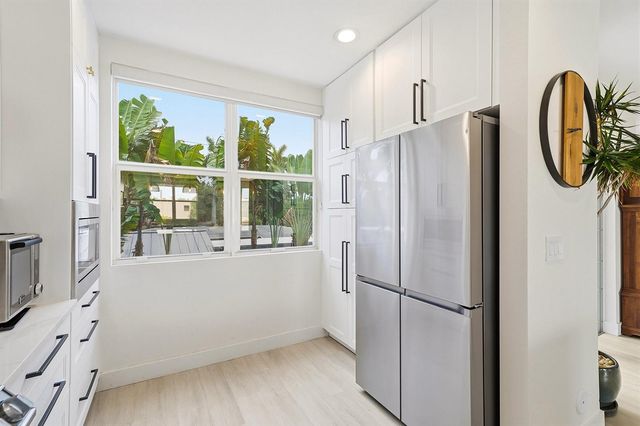 1210 NE 11th Avenue, Fort Lauderdale, FL 33304