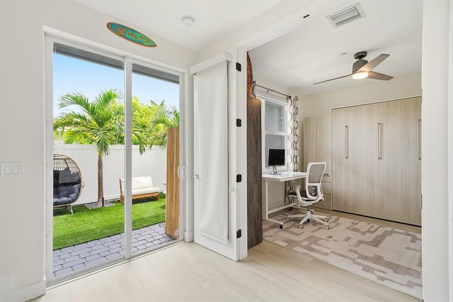 1210 NE 11th Avenue, Fort Lauderdale, FL 33304
