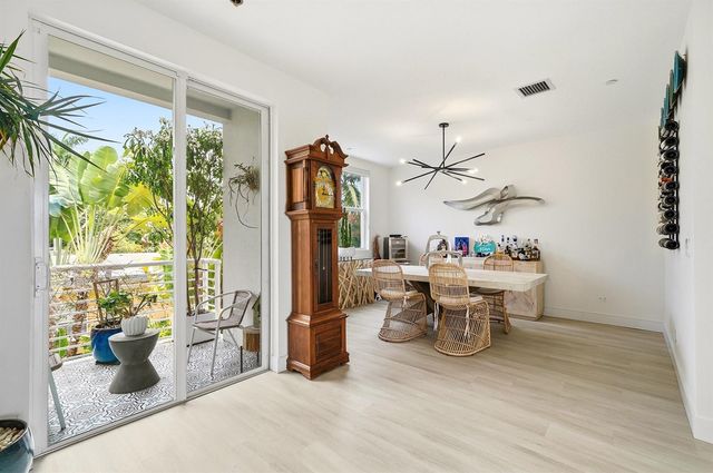 1210 NE 11th Avenue, Fort Lauderdale, FL 33304
