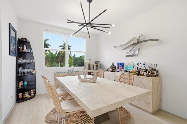 1210 NE 11th Avenue, Fort Lauderdale, FL 33304