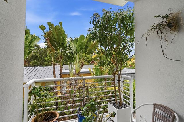1210 NE 11th Avenue, Fort Lauderdale, FL 33304