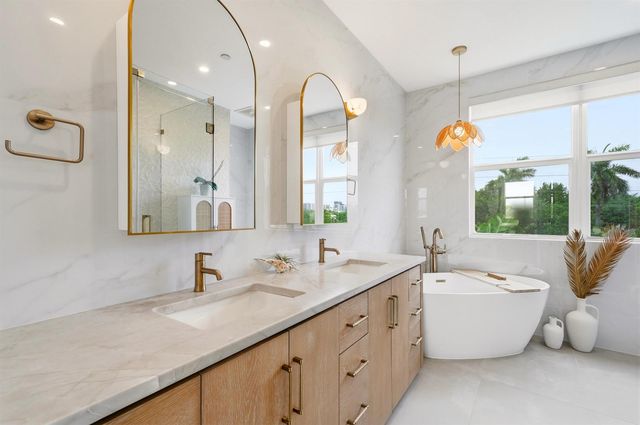 1210 NE 11th Avenue, Fort Lauderdale, FL 33304