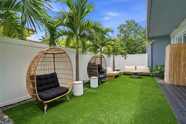 1210 NE 11th Avenue, Fort Lauderdale, FL 33304