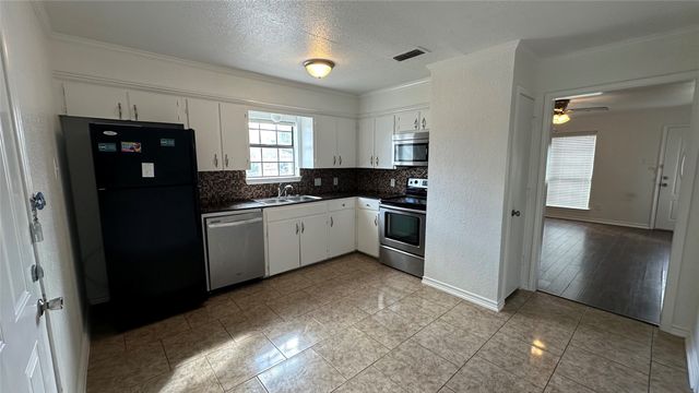 3411 Pewitt Drive 3413, Waco, TX 76706