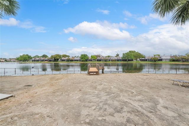 1101 Colony Point Cir 101, Pembroke Pines, FL 33026