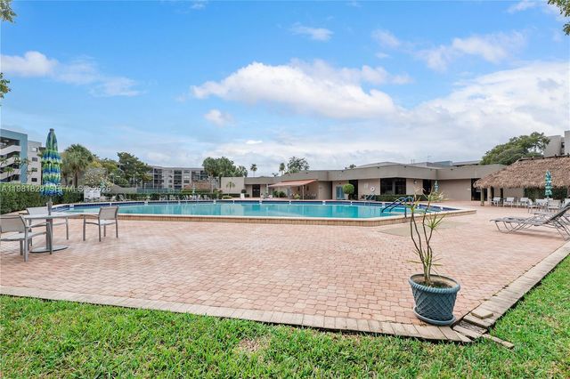 1101 Colony Point Cir 101, Pembroke Pines, FL 33026