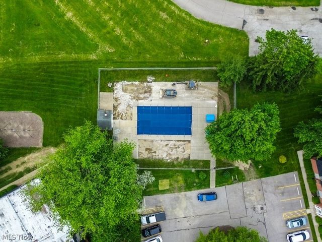 216 Moore Road 4M, Avon Lake, OH 44012