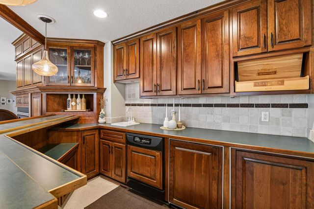 6985 Oak Ridge Road, Hamel, MN 55340