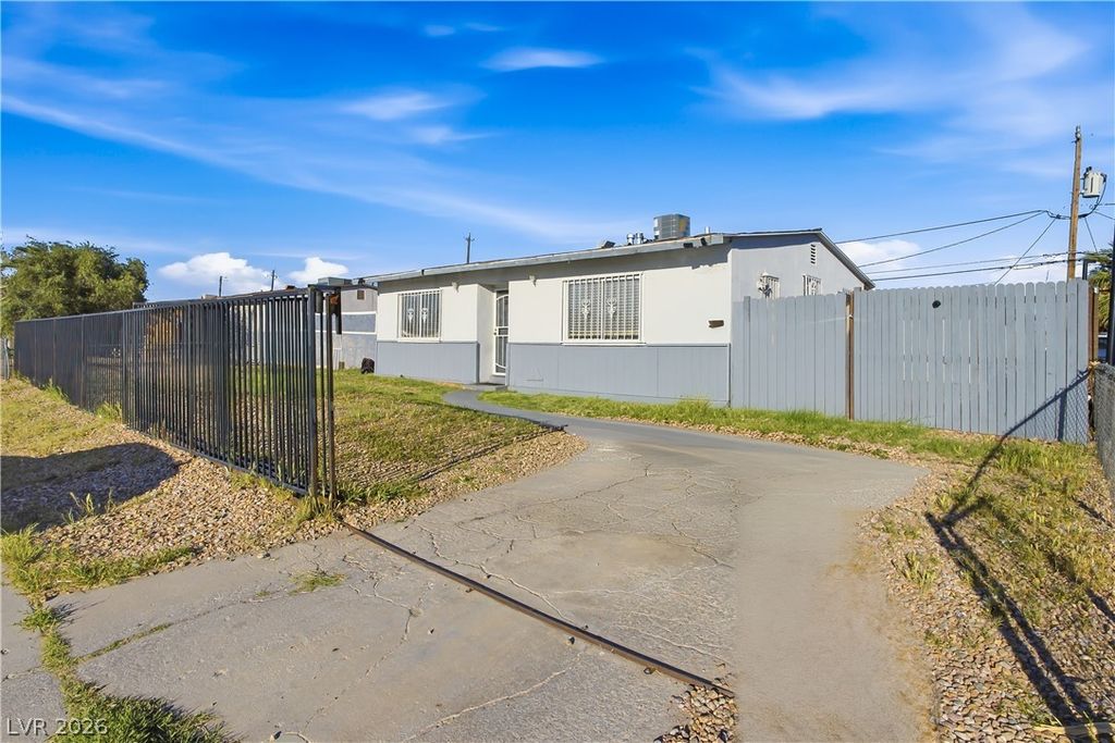 1956 H Street, Las Vegas, NV 89106