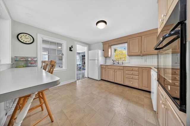 15 Village Rd, Weymouth, MA 02189