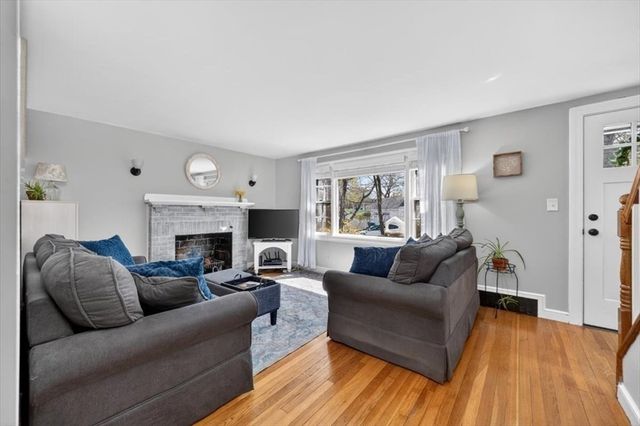 15 Village Rd, Weymouth, MA 02189