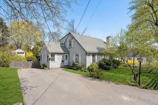 15 Village Rd, Weymouth, MA 02189