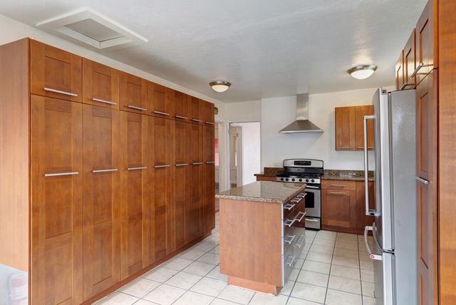 1128 Delaware St, Berkeley, CA 94702