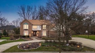 2291 Red Maple Drive, Troy, MI 48098