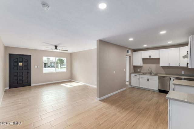 1906 E ALMERIA Road, Phoenix, AZ 85006