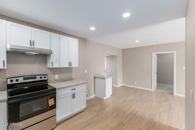 1906 E ALMERIA Road, Phoenix, AZ 85006