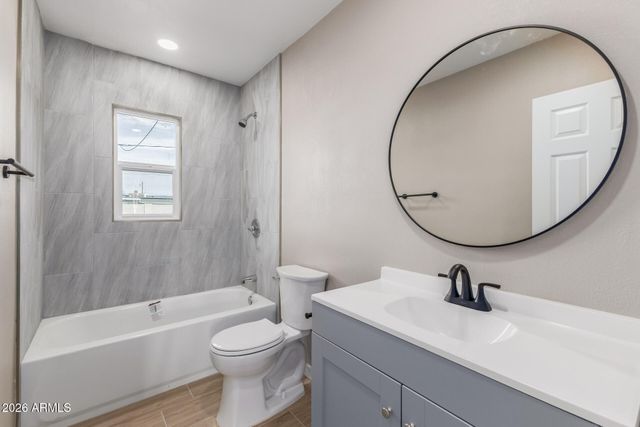 1906 E ALMERIA Road, Phoenix, AZ 85006