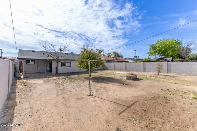 1906 E ALMERIA Road, Phoenix, AZ 85006