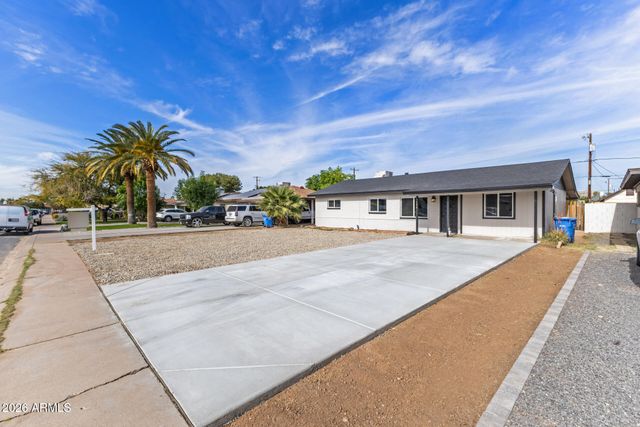 1906 E ALMERIA Road, Phoenix, AZ 85006