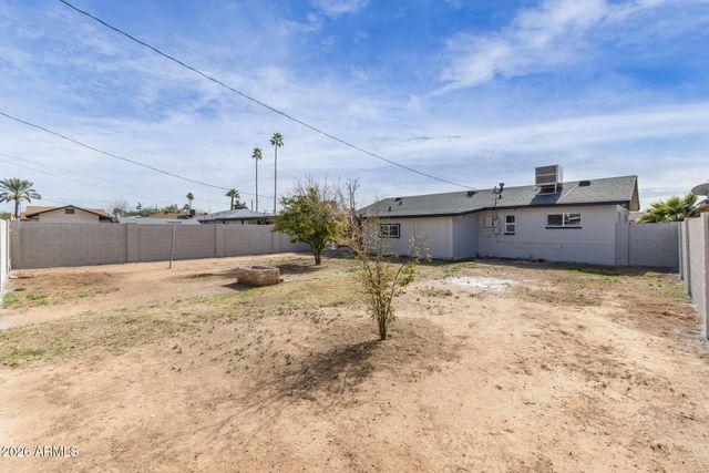 1906 E ALMERIA Road, Phoenix, AZ 85006