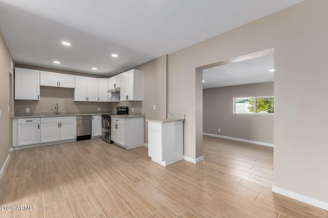 1906 E ALMERIA Road, Phoenix, AZ 85006