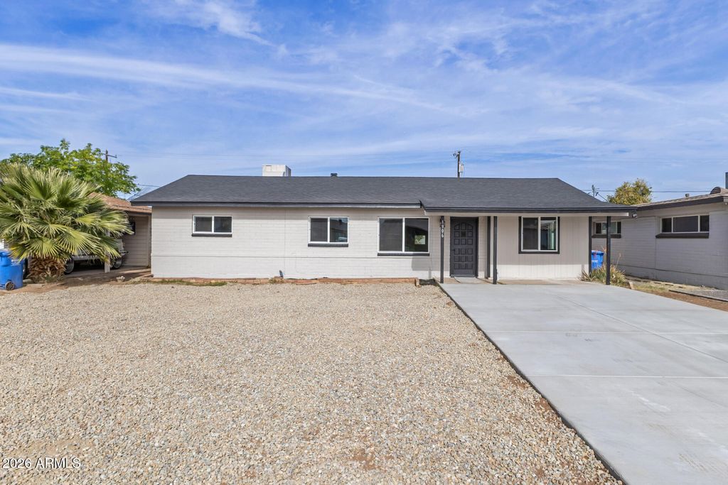 1906 E ALMERIA Road, Phoenix, AZ 85006