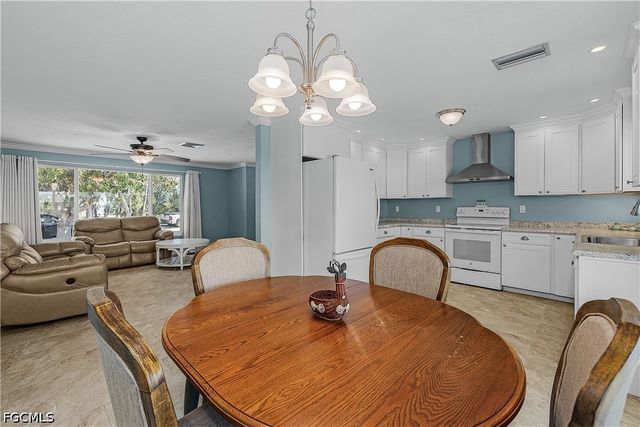 7815 Bocilla LN, Bokeelia, FL 33922