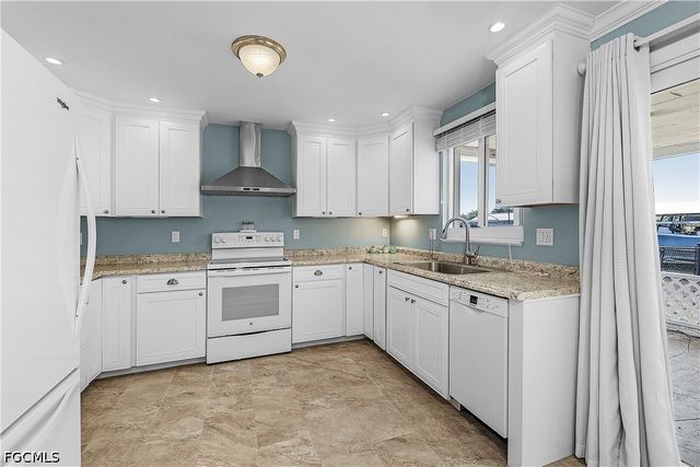 7815 Bocilla LN, Bokeelia, FL 33922