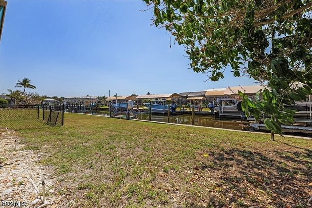 7815 Bocilla LN, Bokeelia, FL 33922