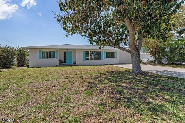 7815 Bocilla LN, Bokeelia, FL 33922