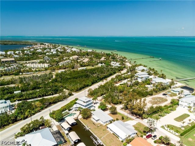 7815 Bocilla LN, Bokeelia, FL 33922