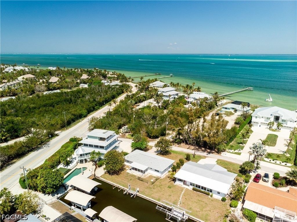 7815 Bocilla LN, Bokeelia, FL 33922