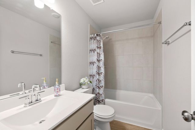 8631 Oceanmist Cove Drive, Cypress, TX 77433