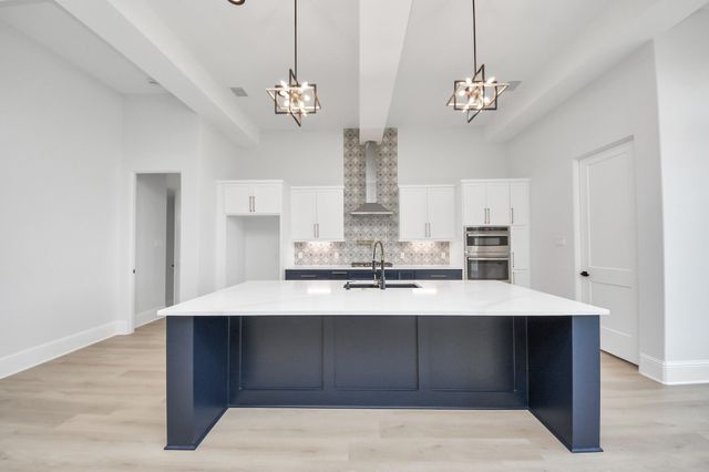 299 Peninsula Point Drive, Montgomery, TX 77356