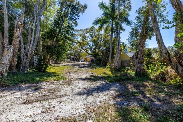 711 12TH AVENUE N, St Petersburg, FL 33701