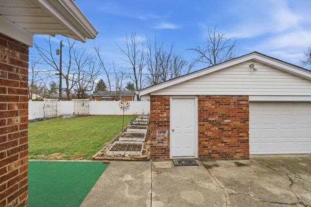 744 Kingston Road, Lexington, KY 40505