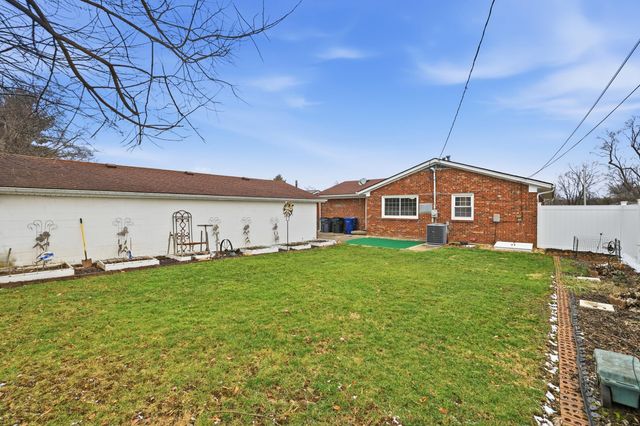 744 Kingston Road, Lexington, KY 40505