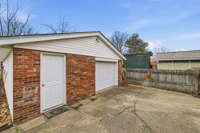 744 Kingston Road, Lexington, KY 40505