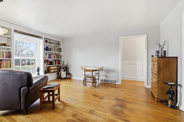 744 Kingston Road, Lexington, KY 40505