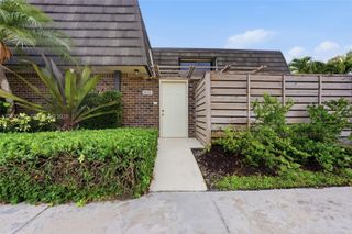 909 9th Terrace, Palm Beach Gardens, FL 33418