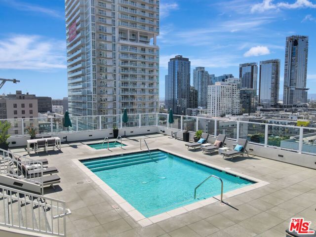 939 S Broadway 802, Los Angeles, CA 90015