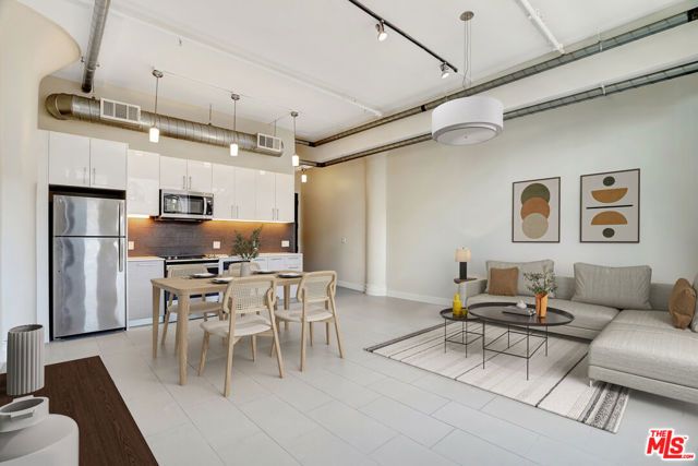 939 S Broadway 802, Los Angeles, CA 90015