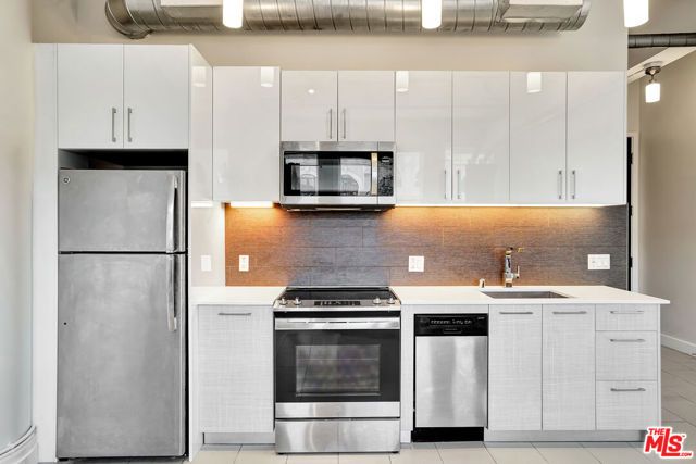 939 S Broadway 802, Los Angeles, CA 90015